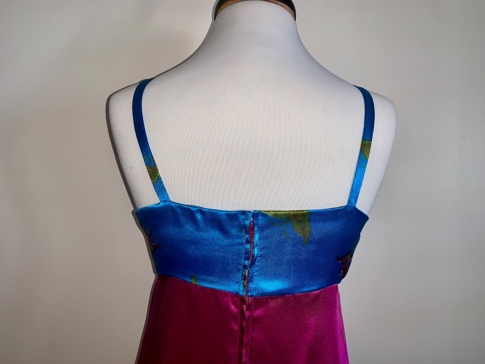 1960s Vintage Retro Mod Party Beautiful Silk Slip-Style Mini Dress