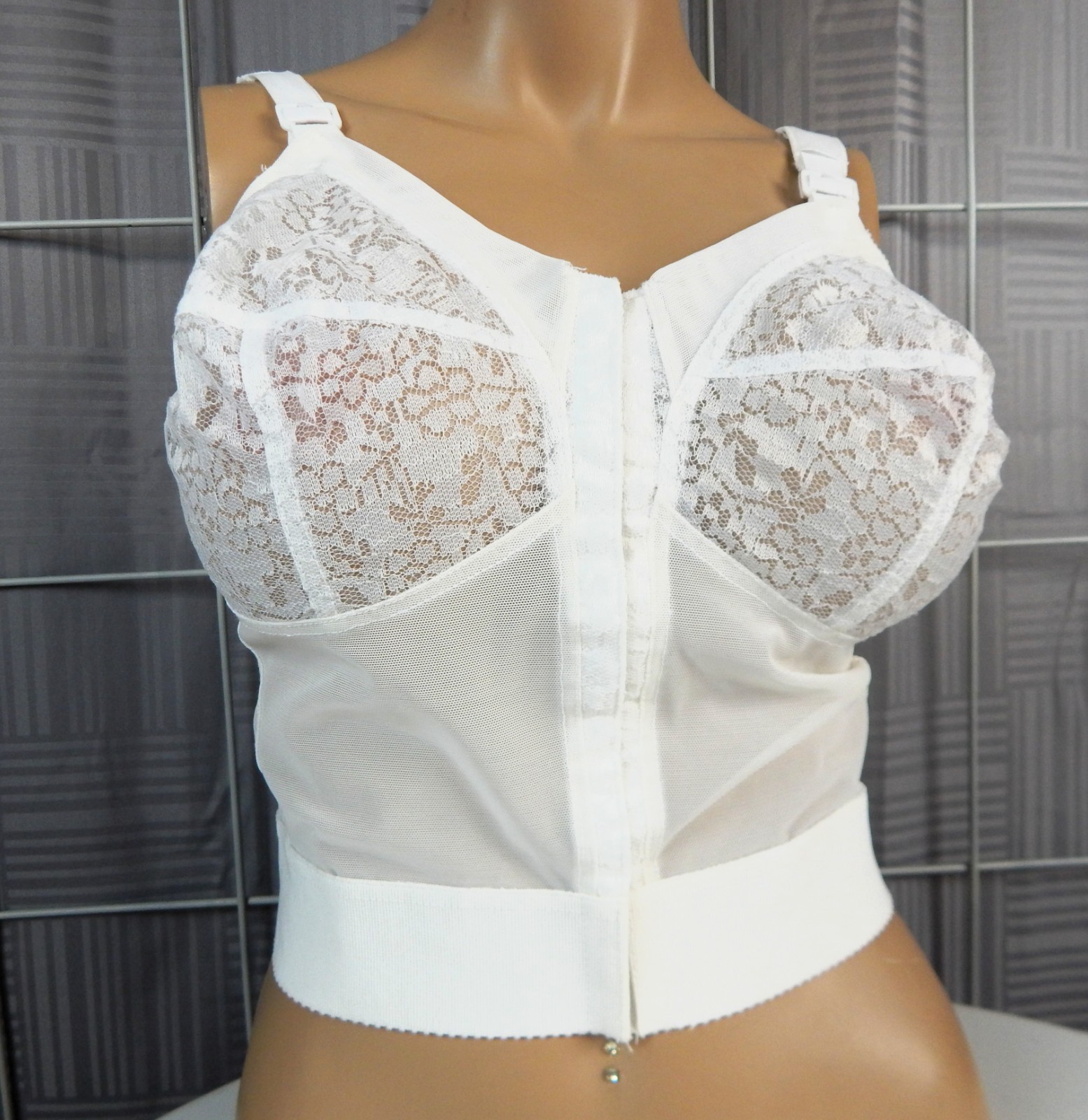 KDT FASHIONS, INC. Fully Front Close Longline Posture Wireless White 40B Bra