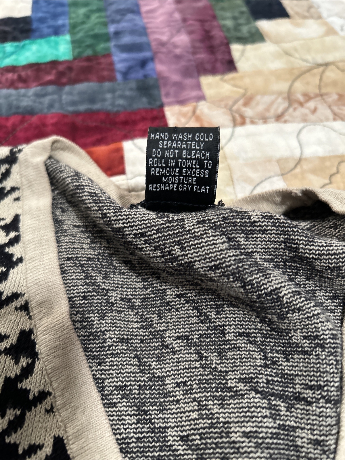 Vintage 1980s I.N.C. Beige Black Houndstooth Sweater Small International Concept