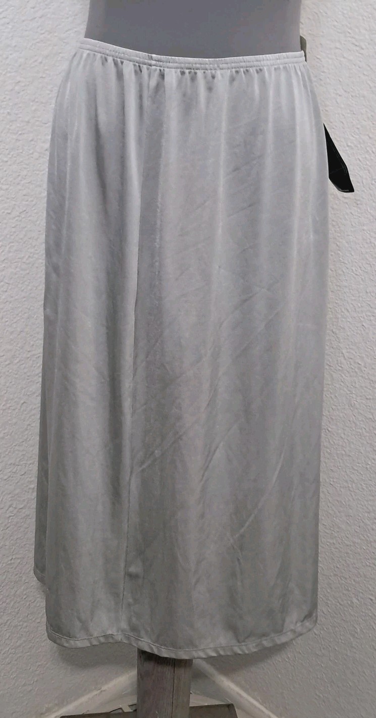 Vanity Fair Half Slip Size M Long Light Gray Nylon Spandex Blend