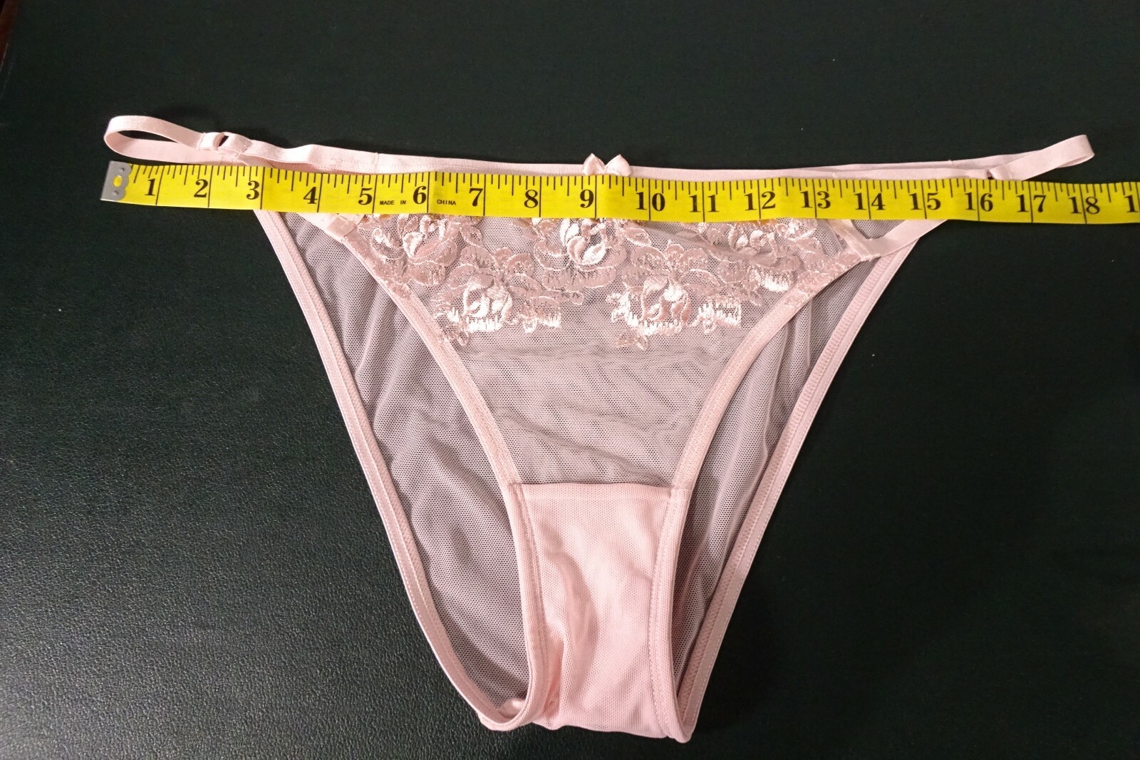 Vintage „Smart & Sexy” Dusty Rose Embroidered Nylon & Spandex Panties / Size 8