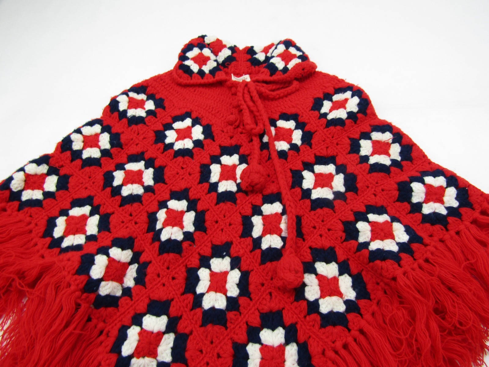 VTG Crochet Afghan Poncho Womens Small Red Fringe Fashions South Korea Grandma