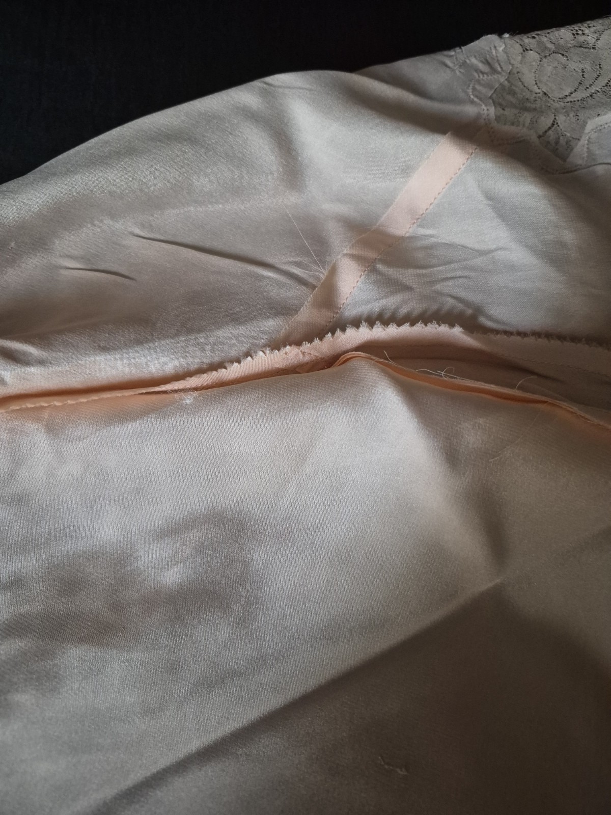 Vintage 1940s Pink Satin Unbranded Full Slip Size 34 Ex.