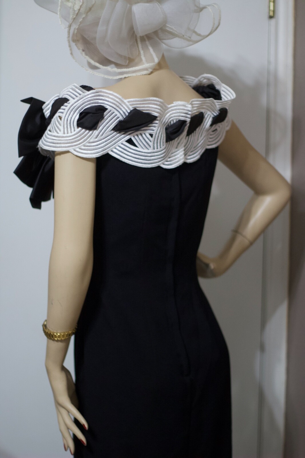 Fabulous VTG Victor Costa Black white Off The Shoulder Formal Dress Sz 8
