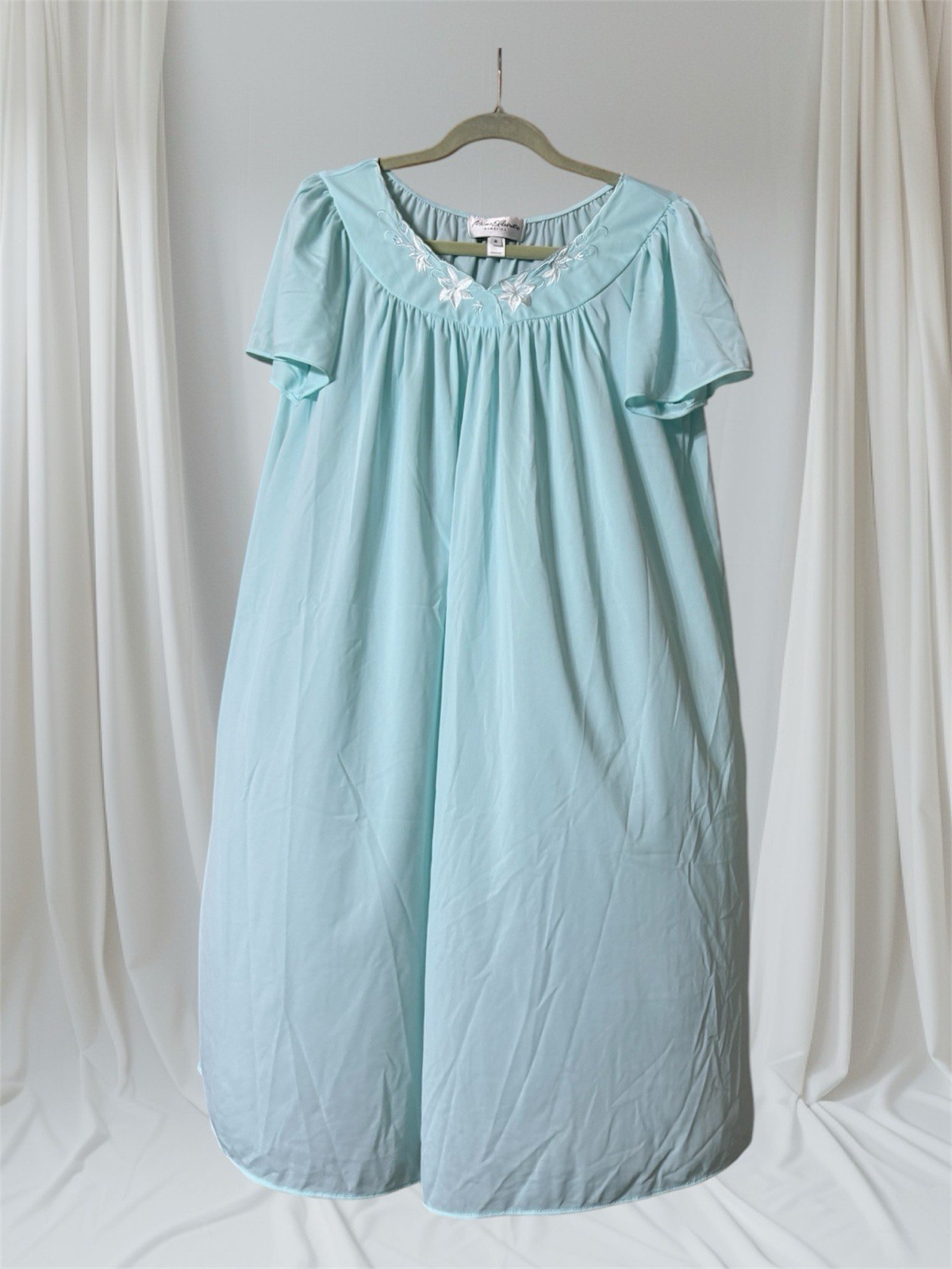 VTG Miss Elaine Sea-foam Green BUTTER SOFT Nylon Nightgown Women’s Medium NWOT