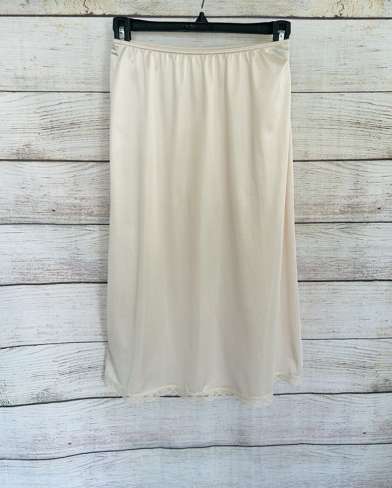 Warner’s Women’s Vintage Perfect Measure Beige Lace Trim Slip Size Small