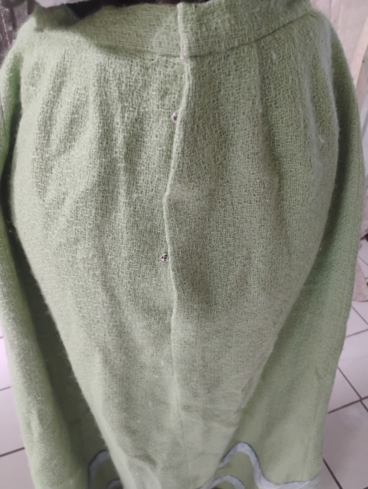 1940s EDWARDIAN Boucle Peridot WOOL SKIRT Sz 25 Waist