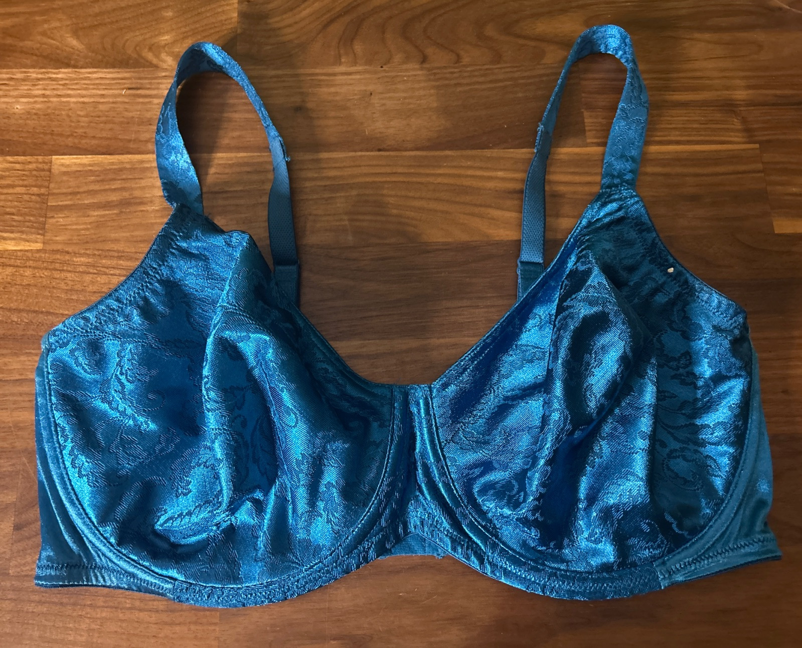 VINTAGE Cabernet Blue Satin Second Skin Underwire Bra size 40D Shiny Tapestry