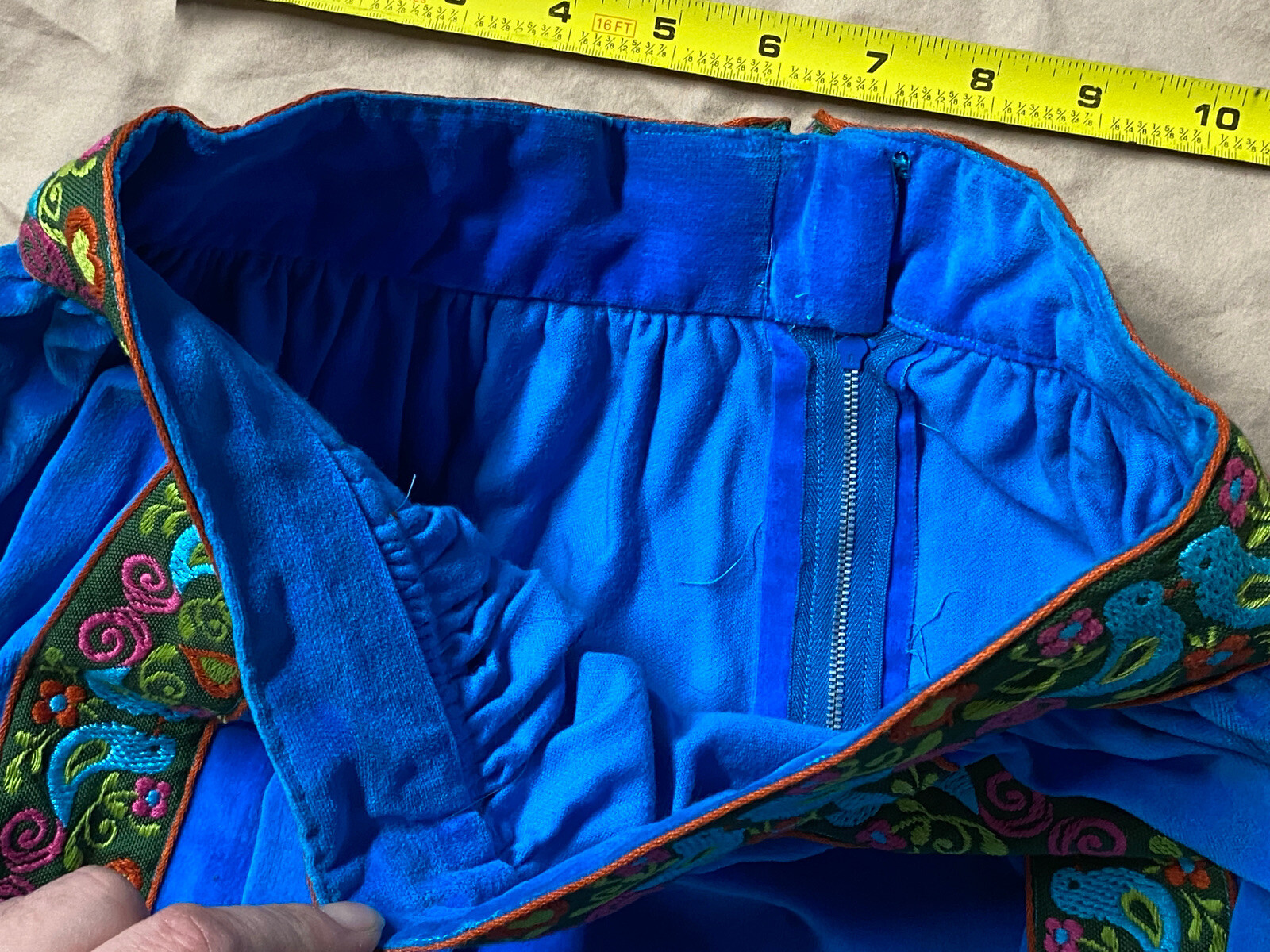 Vg 70s Velour BRIGHT Blue Plate SKIRT Boho FESTIVAL Ethnic Love Birds 26” Waist