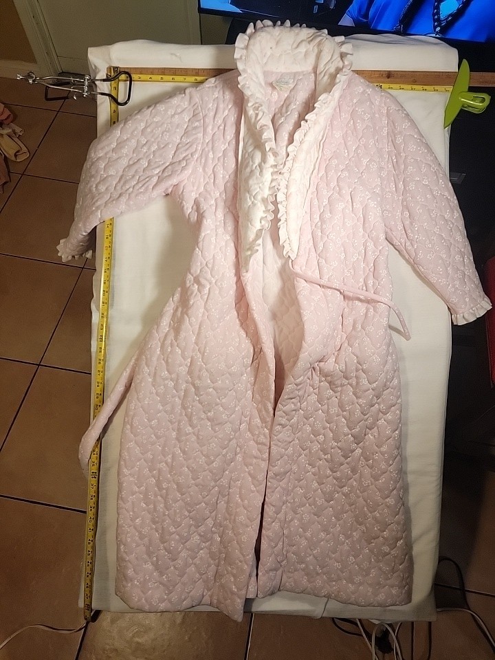 Vintage SANRINA LiIGHTPink & White Long Robe Belted GOLDEN Girls/Grandmacore