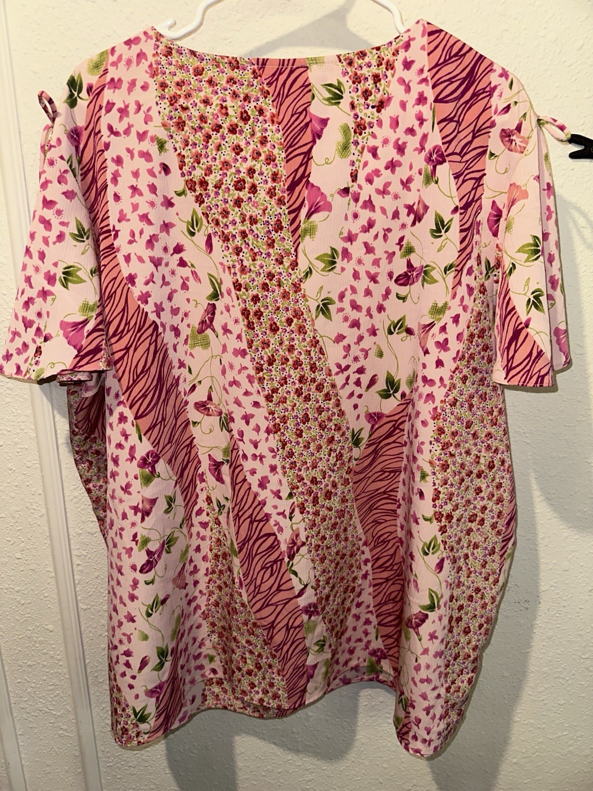 Vintage 1990 Maggie Sweet 3X Pink Blouse Print Ruffle Neck Flutter Sleeve Crepon