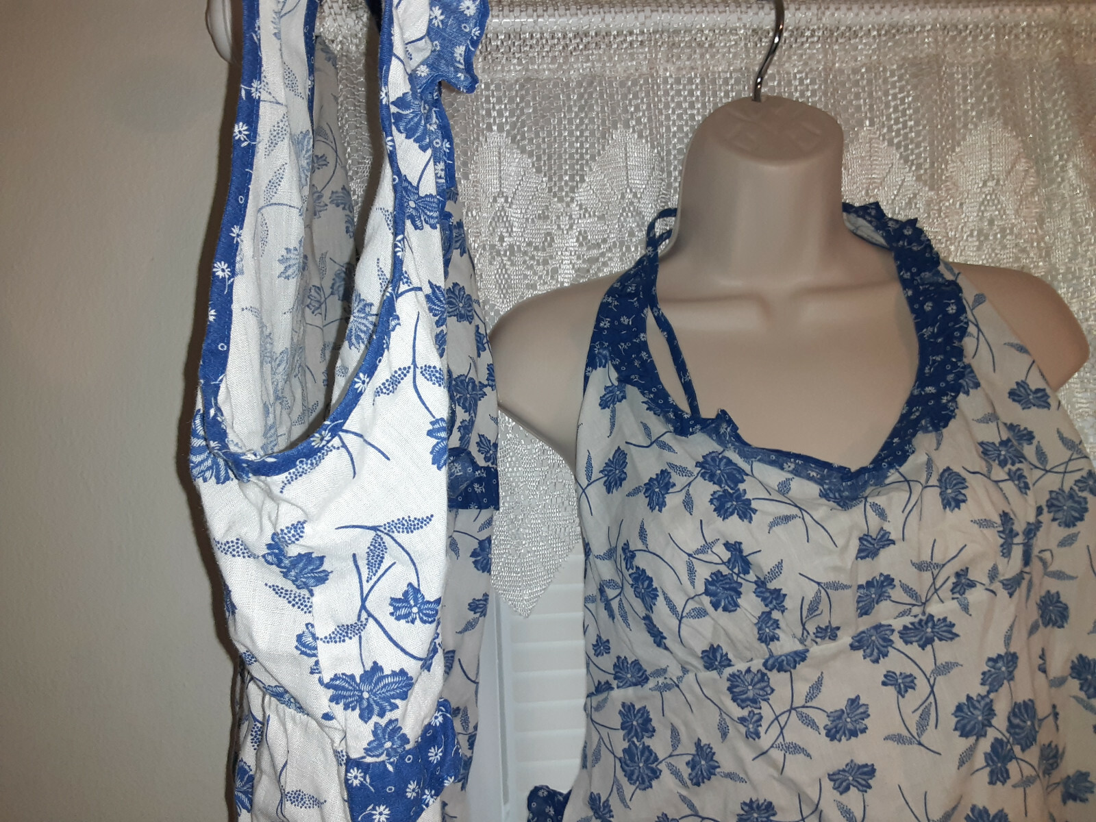 3 PIECE VINTAGE AMISH STYLE / SEARS LADIES BLUE FLOWER SUN DRESS, TOP & SHORTS