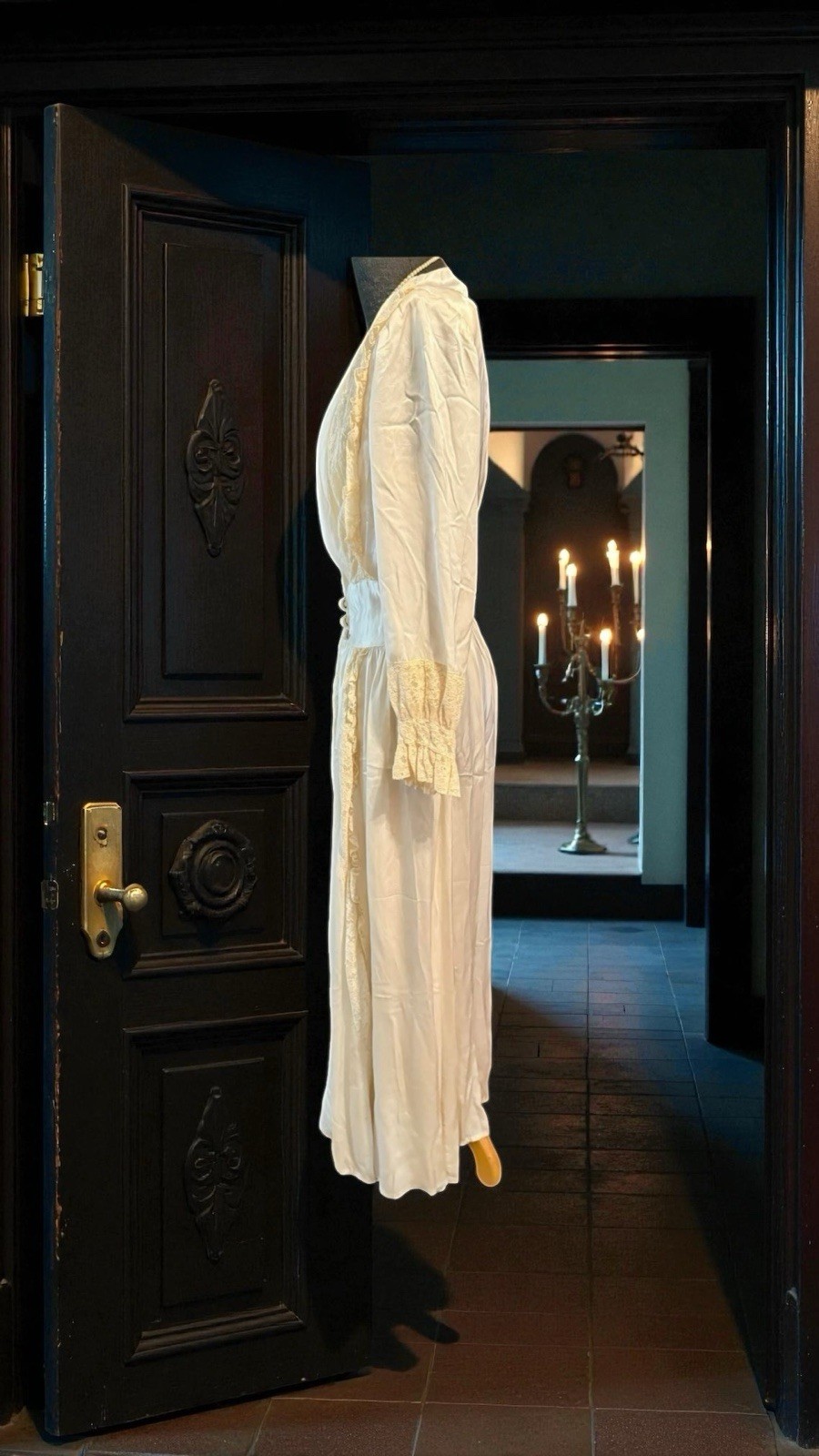 Amazing 1940’s Cream Colored Sexy Peignoir Robe Honeymoon Set Ruffles Lace