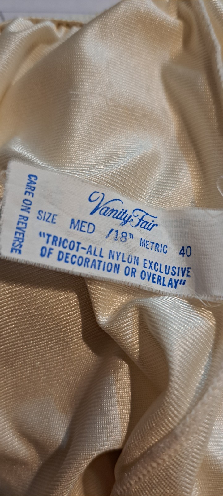 Vanity Fair Cream Off White Vintage Mini Half Slip X Short Medium