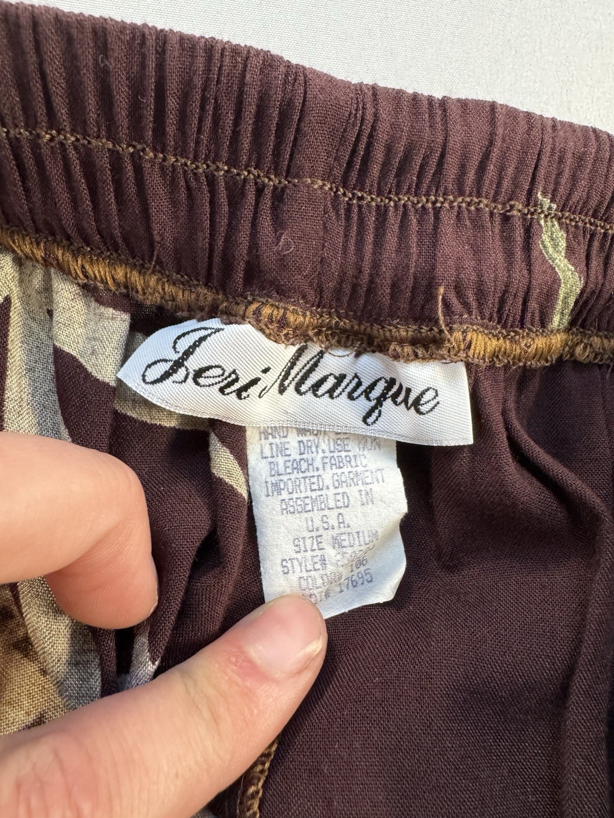 Vintage Jeri Marque 1980s A-line Maxi Skirt Deep Burgundy/Brown Floral Pattern M