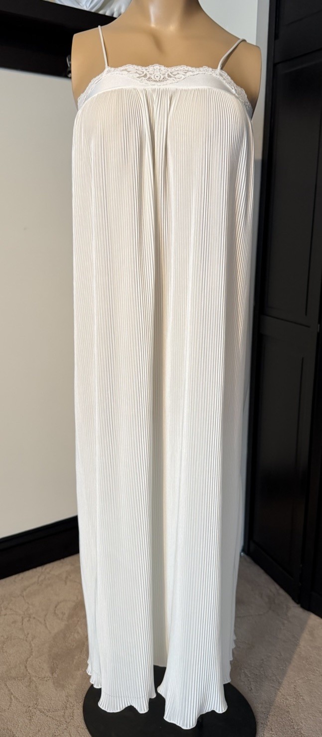 VTG Miss Elaine Nightgown Cream / Off White Slip Dress Romantic Small Petite