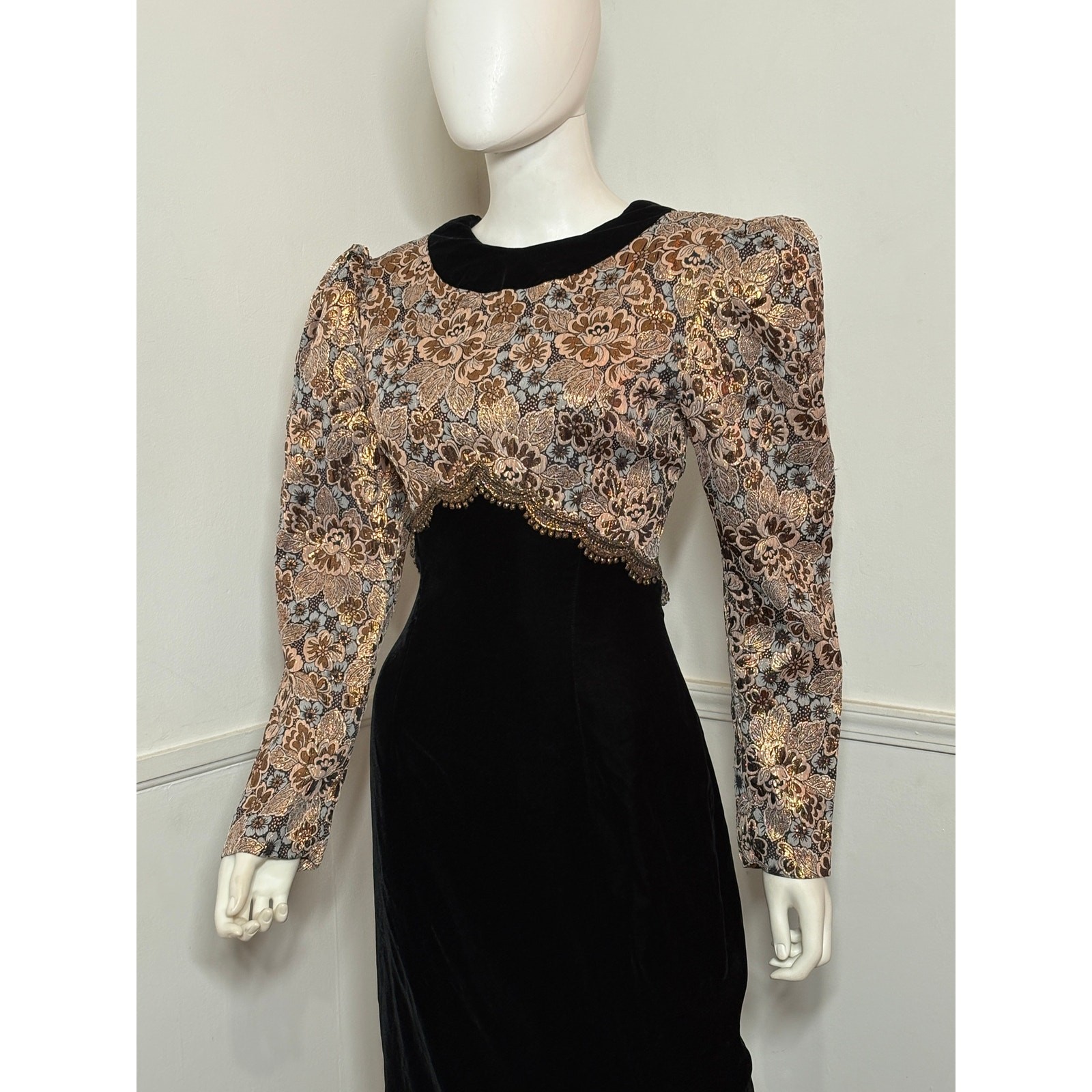 Medium 1990s Vintage Velvet and Brocade Evening Gown by Jessica McClintock