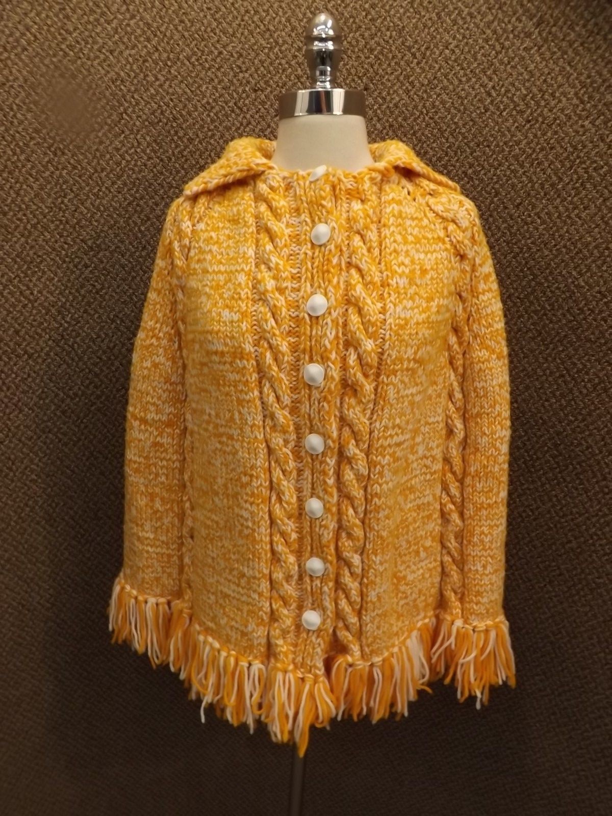 Vtg 1960s 70s Womens Orange & White Cable Knit Button Down Fringed Sweater Cape