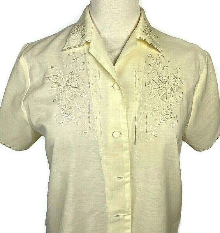 Vtg. DAFFODIL Women’s Ivory Embroidery Cut-Out Button Front Blouse Top Size: L
