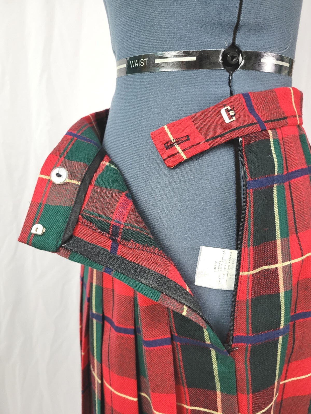 Vintage Talbots 100% Wool Red/Green/Black Plaid Pleated Skirt Size 10