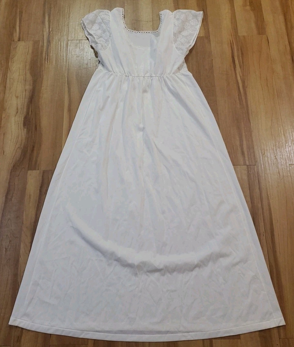 Vintage Penneys Gaymode Short Sleeve White Floral Long Night Gown Large *FLAWS