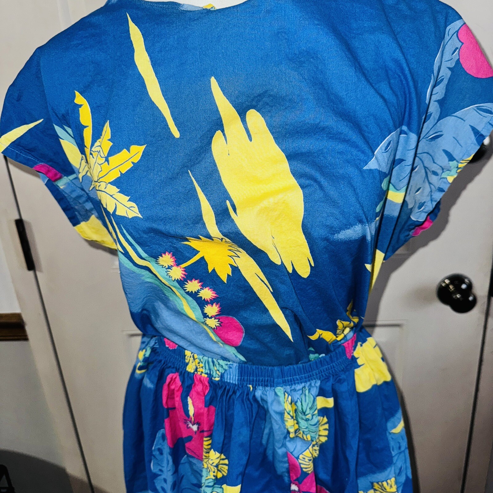 Vintage 60’s Glamour Girl Tropical Pull on Skirt Boxy Top Floral Hawaii Small