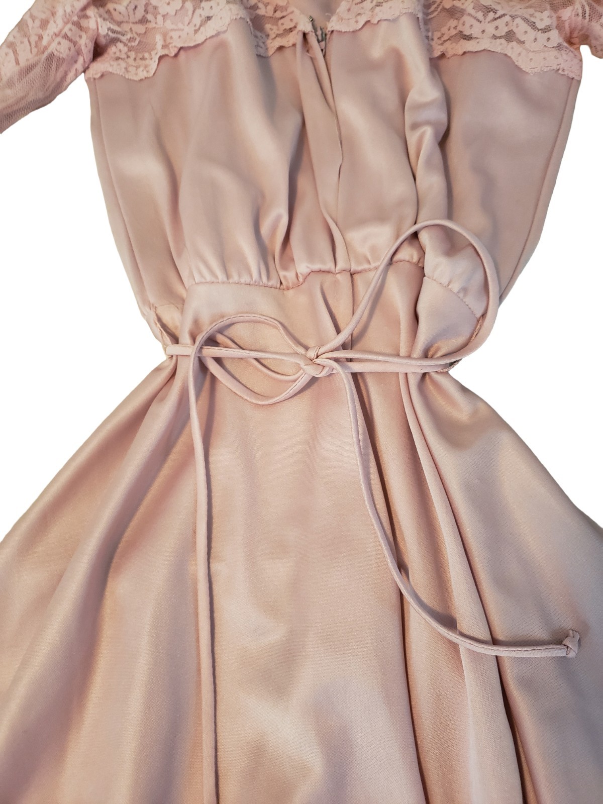 Victorian Style Collar 1970s Pink Satin And Lace Vintage Dress