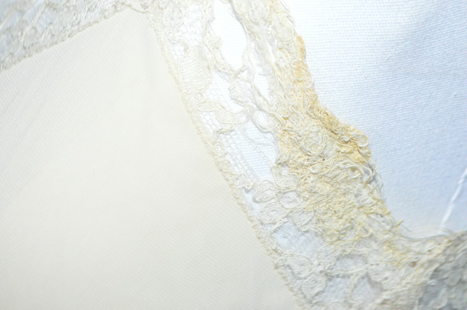 Carter’s Du Pont Nylon 34 Average Beige Lace Vintage Slip Dress