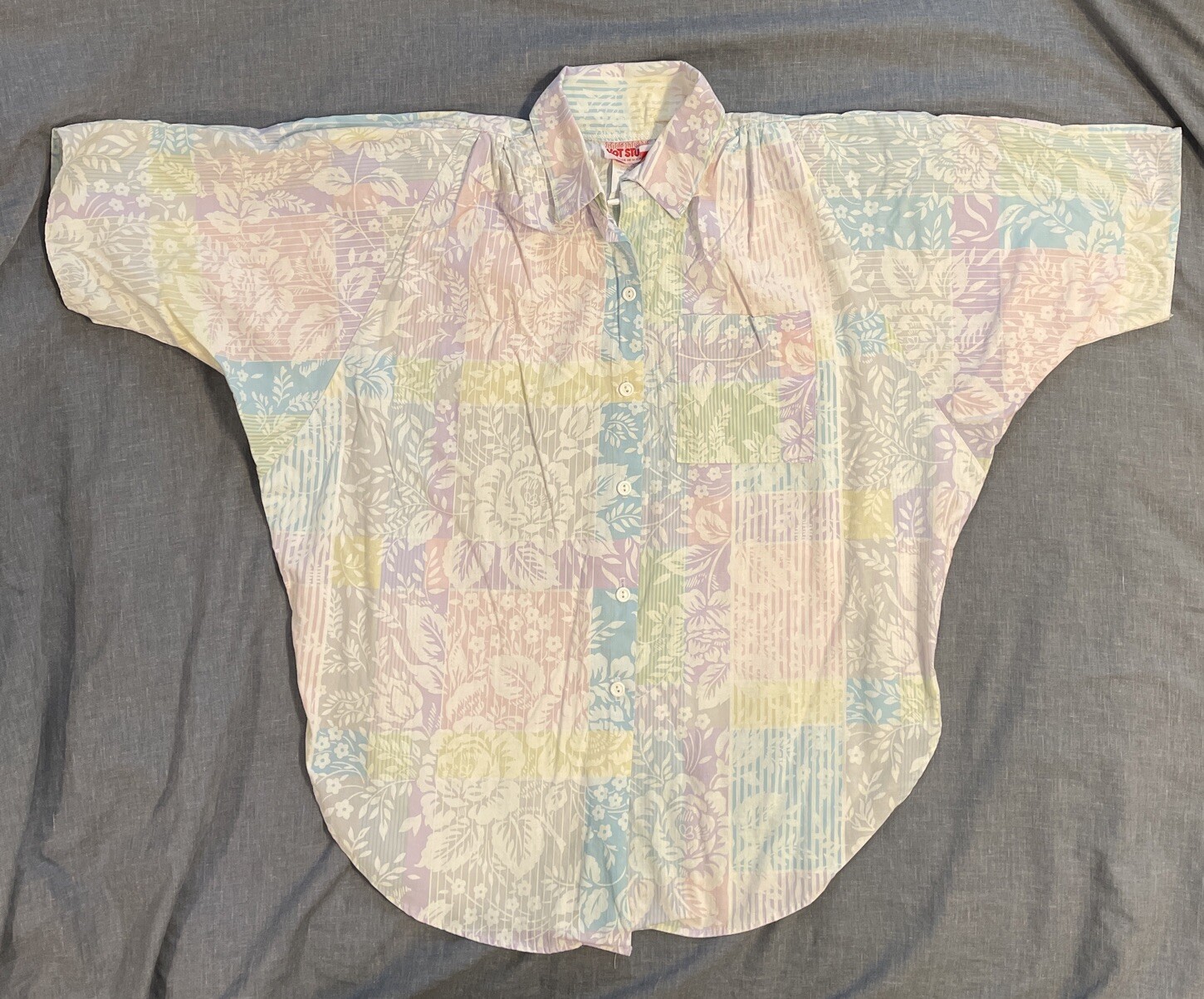 Vintage Hot Stuff Button Up Hawaiian Shirt Women’s Short Sleeve USA Padded Sz M