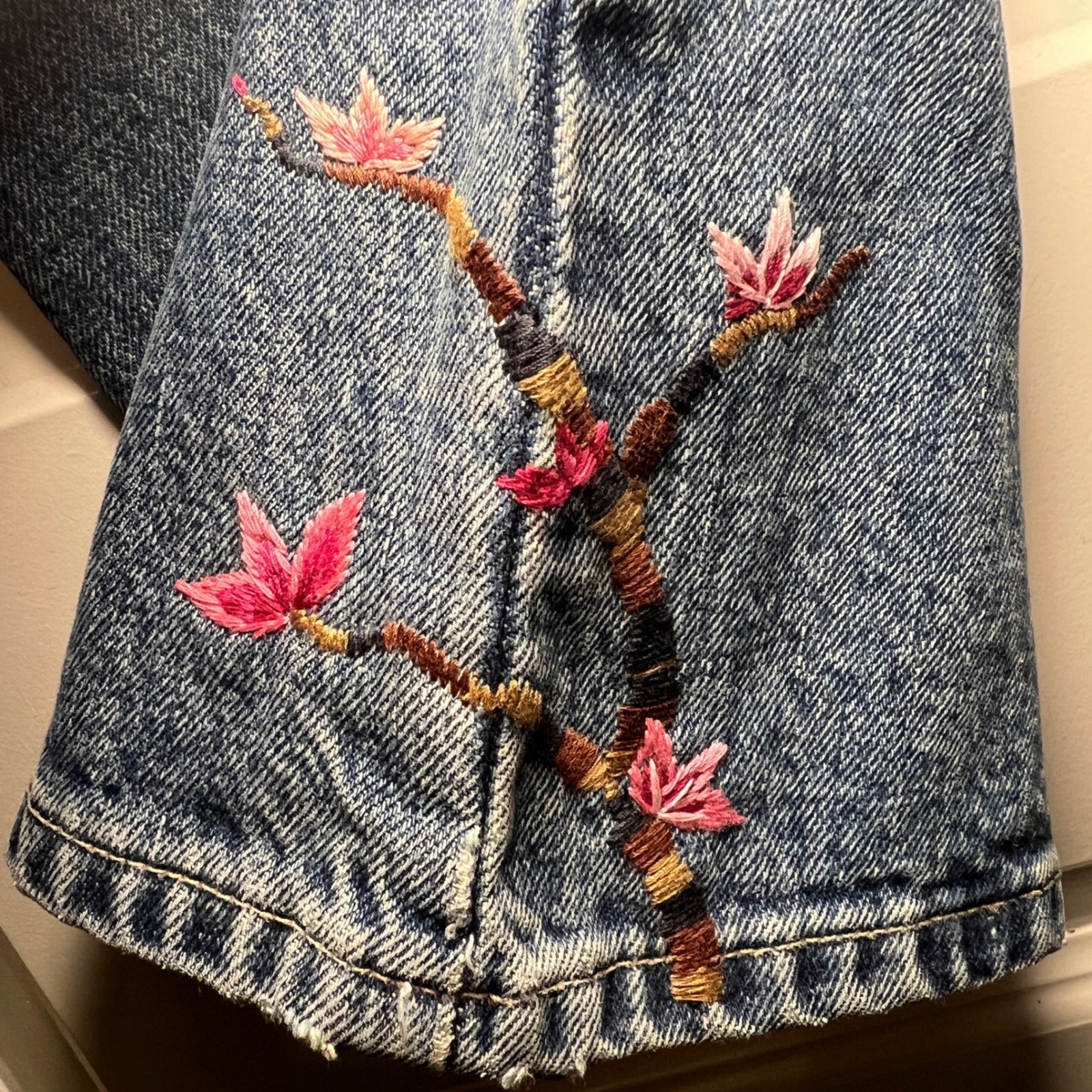 Gap Vintage 1999 Bootcut Jeans in Medium Wash, Floral Embroidered, 90s Y2K, NWT