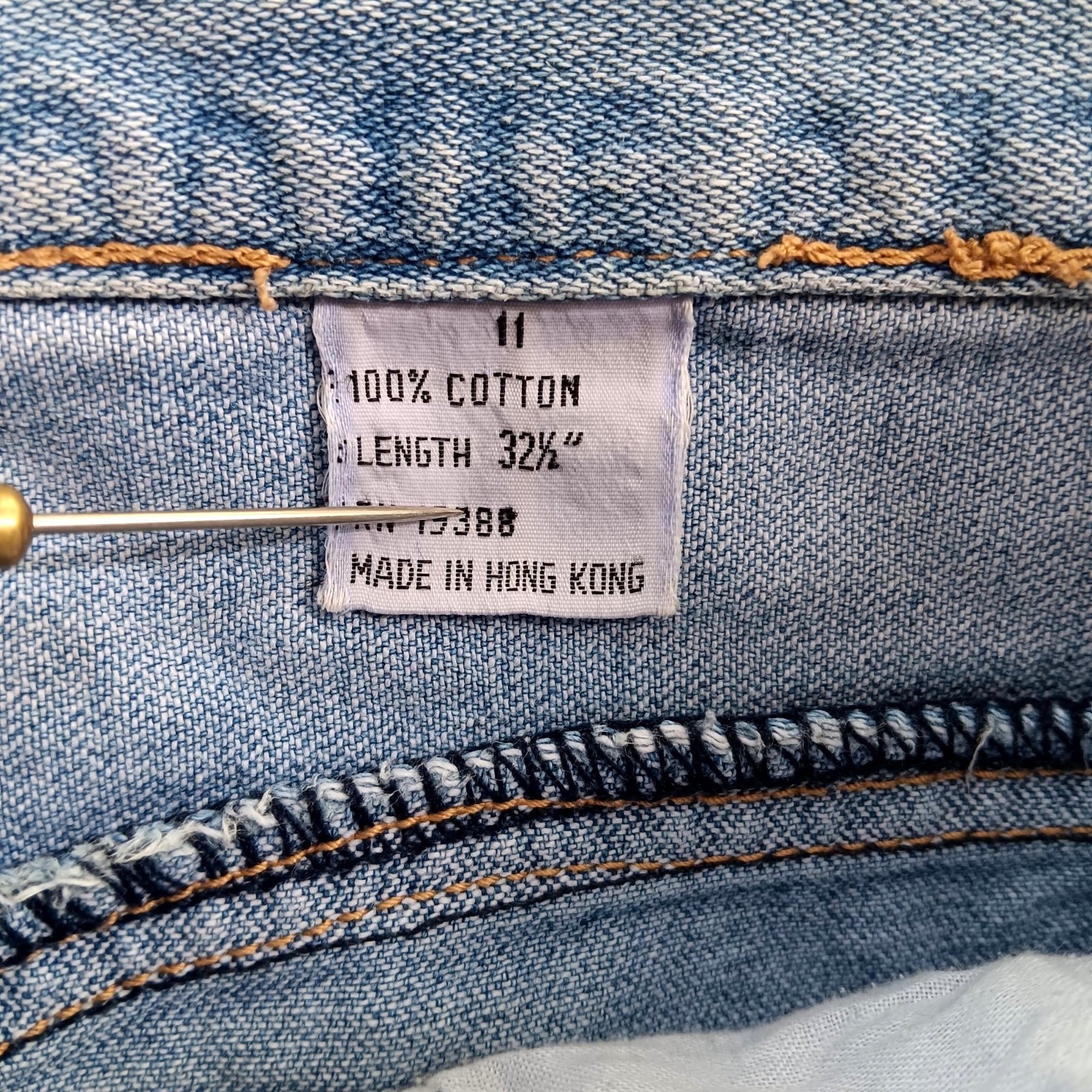 True Vintage 80s Cargo Jeans 11 29×32 Snap Cuffs Distress Pentimento Brittania