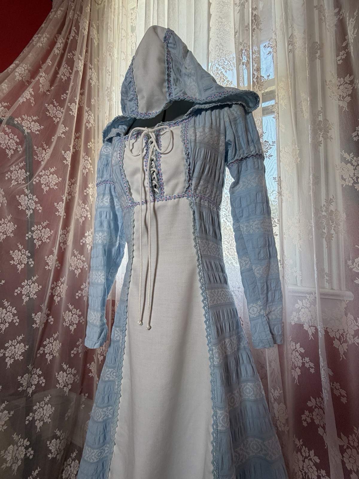 Rare White Label Gunne Sax Blue and White Hood with Blue and Pink Trim, 7
