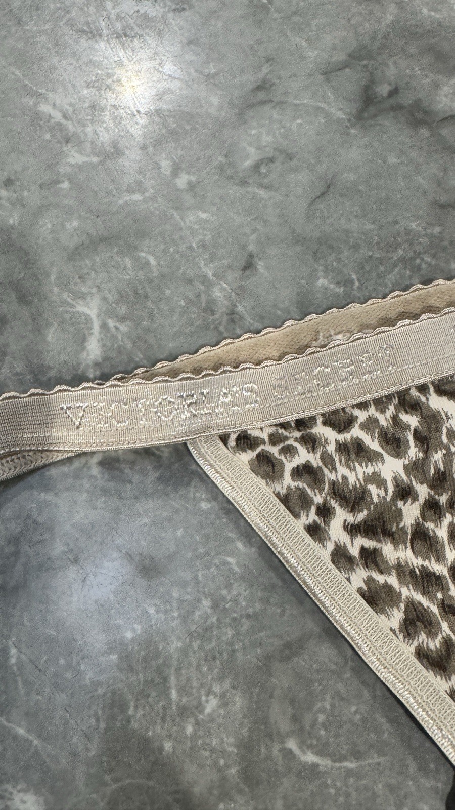 Vintage 2004 Victoria Secret leopard Thong panties sz M 100% Cotton Y2K V-string