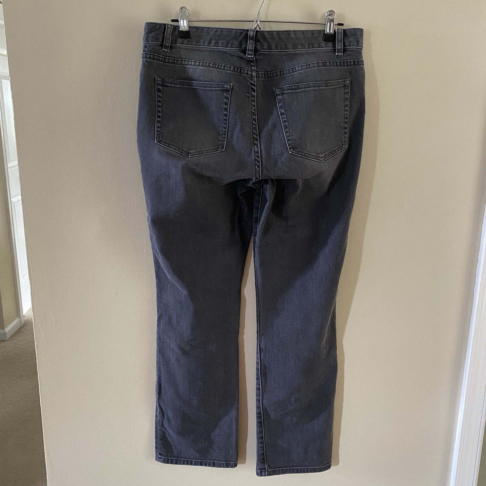 VIN Women’s Black Gray CHAPS Denim Petite Jeans Size 10P 28″ Inseam Cotton Blend
