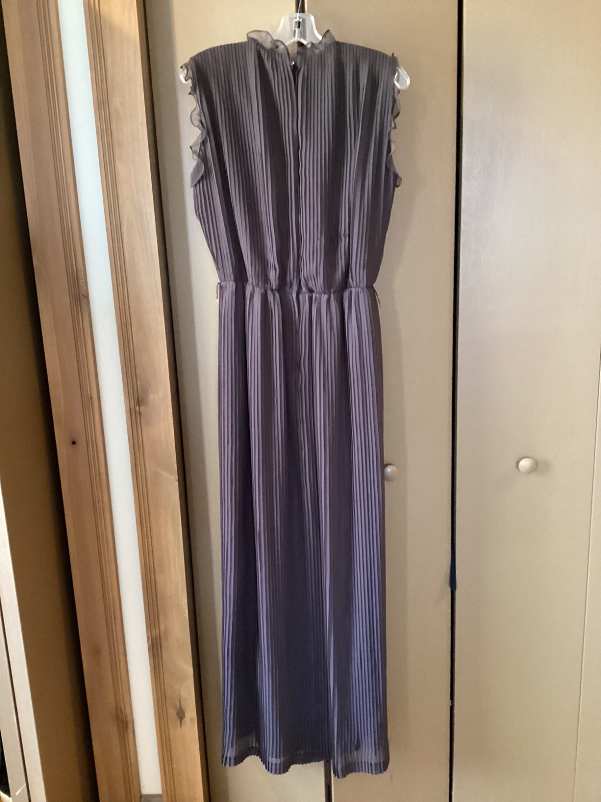 Elliette vintage dress brown pleated ruffle sleeveless size 14 looks smaller 70s