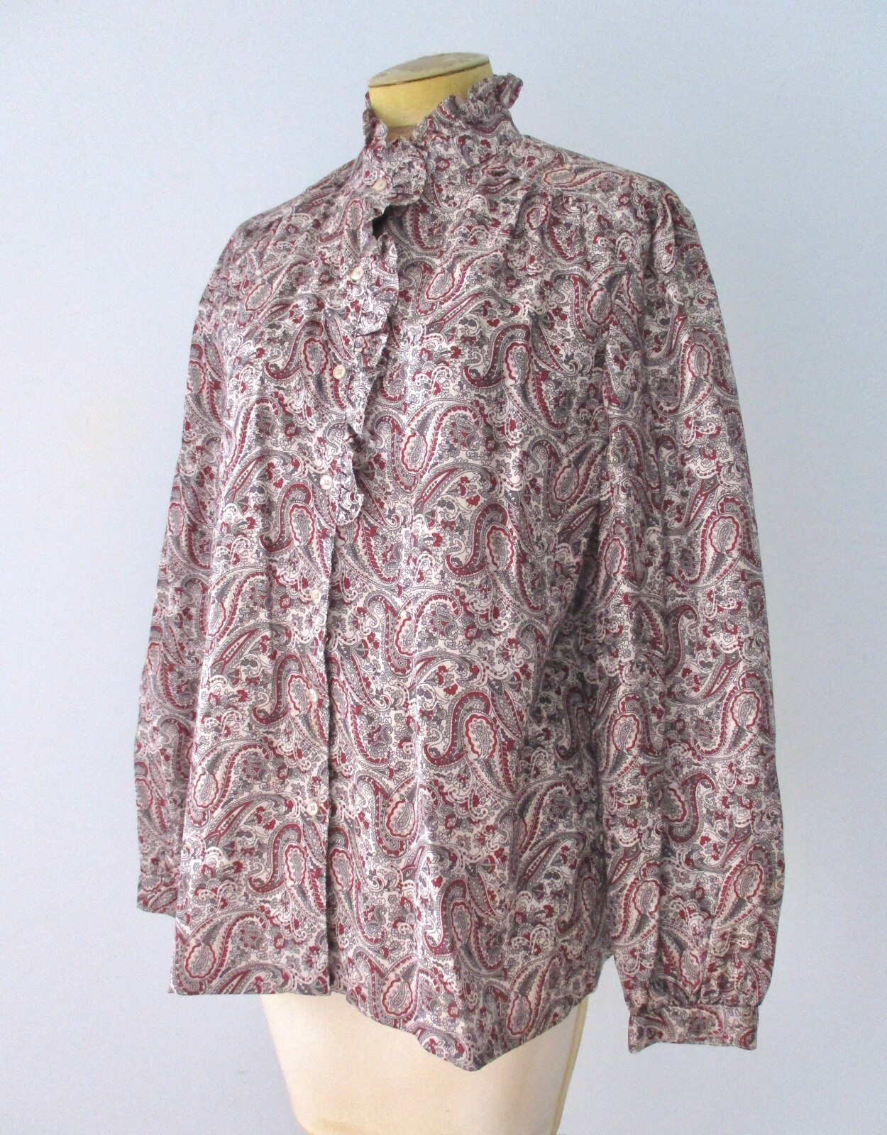 Vtg 70s 80s Red Gray Paisley Silky Tuxedo Ruffle Secretary Blouse High Neck 18