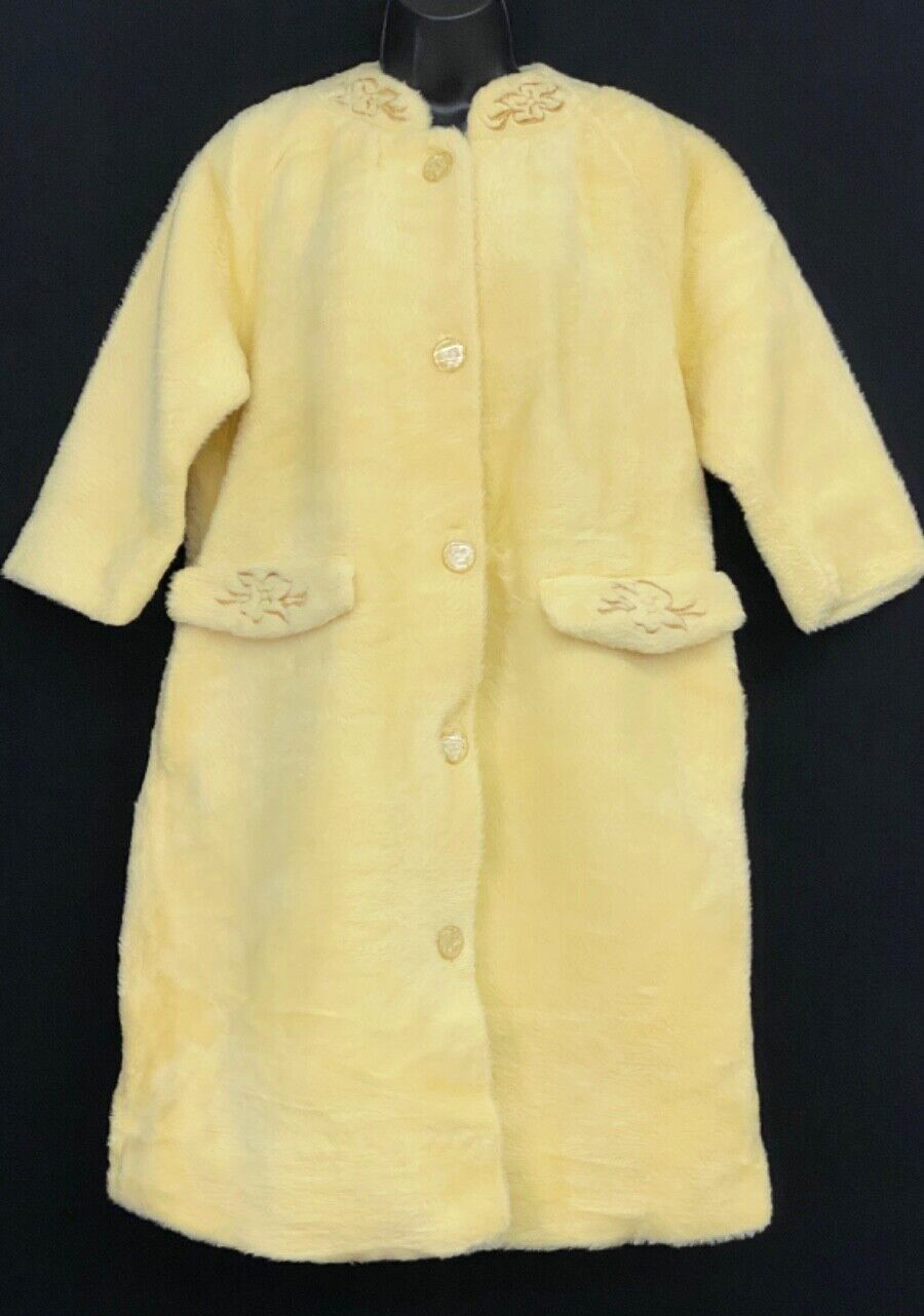Vintage 1960s light yellow plush robe, ivory fuzzy house coat NOS deadstock S