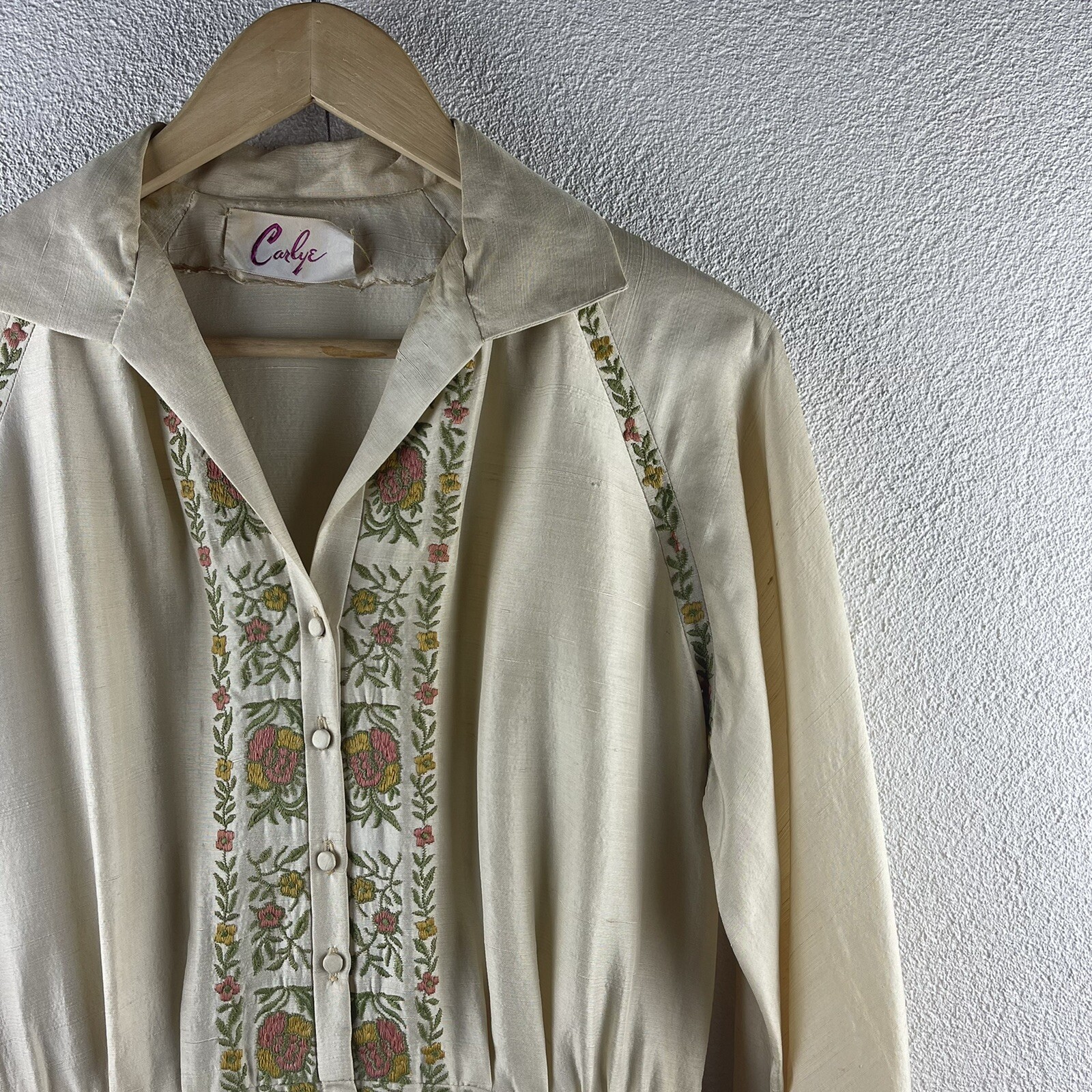 Vintage l 70s M Carlye Silk Floral Embroidery Ruffle Tie Cuff Pockets Belt Dress