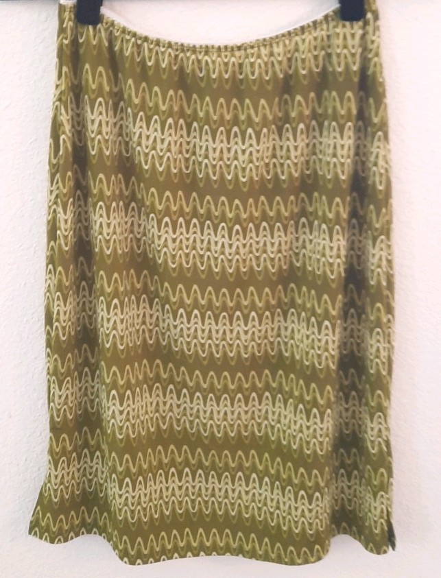 Vintage 90s Green & White Wavy Squiggly Pattern Print Mini Skirt