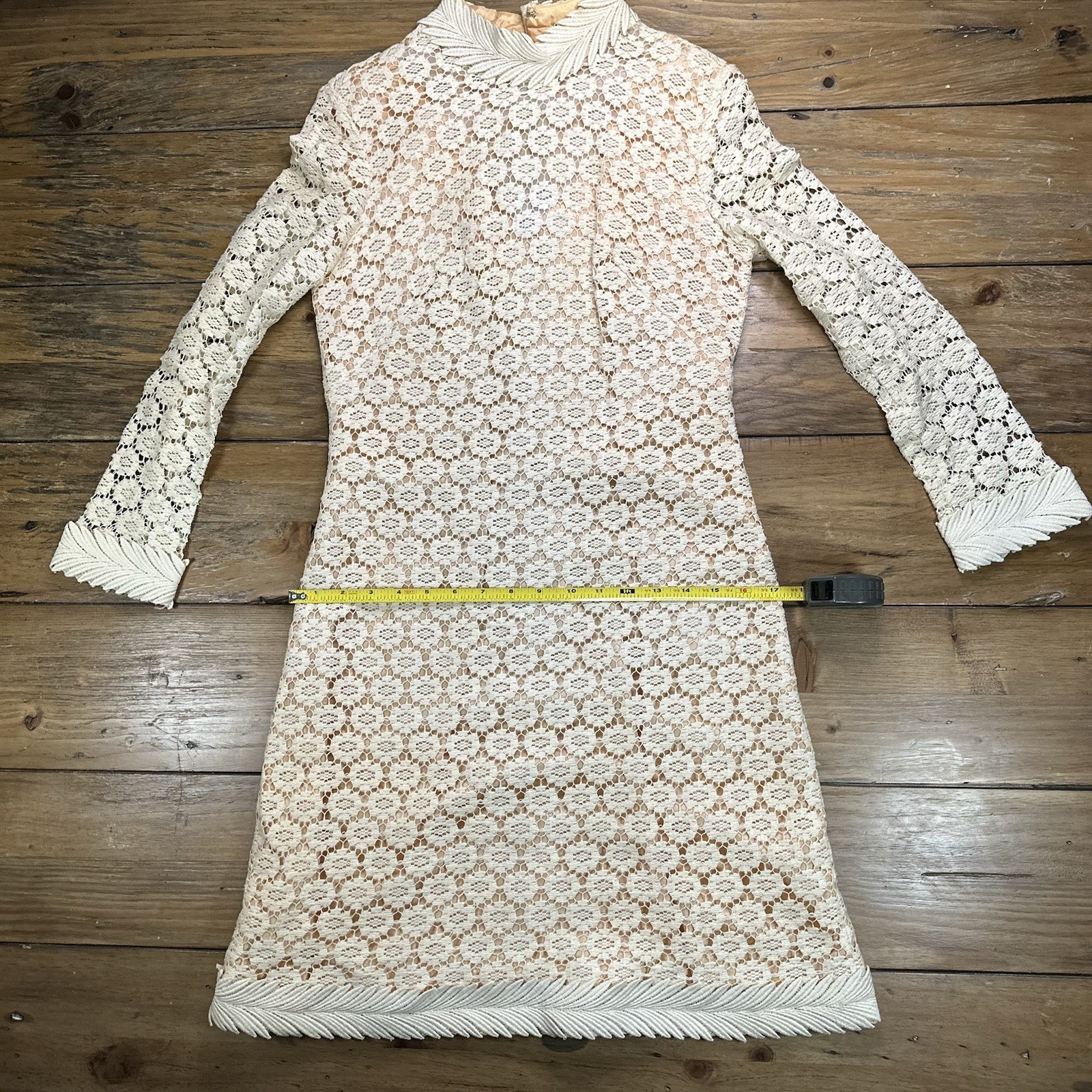 Vtg 60s ILGWU Union Made Ivory Guipure Lace Shift Dress Mock Neck Mod Bridal