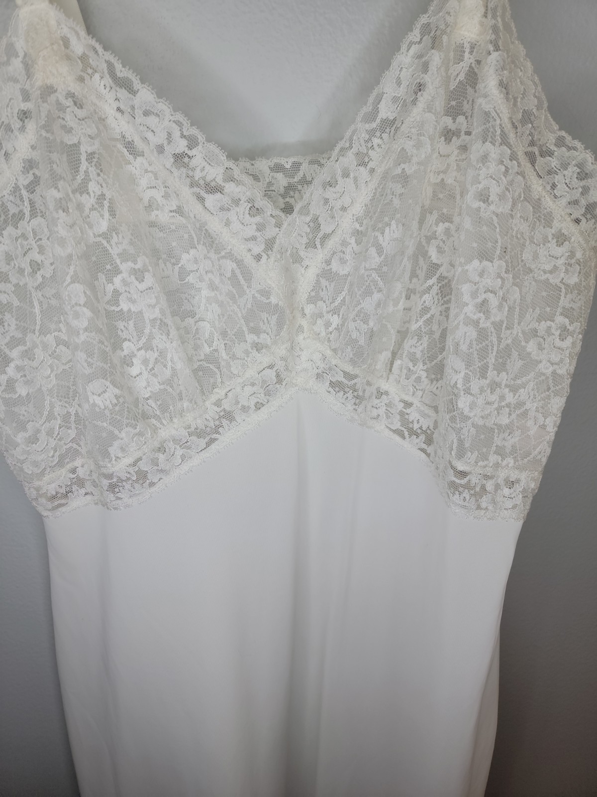 Vintage Shadowline Tricot Nylon White Full Slip Pleats/Lace Detail Size 34