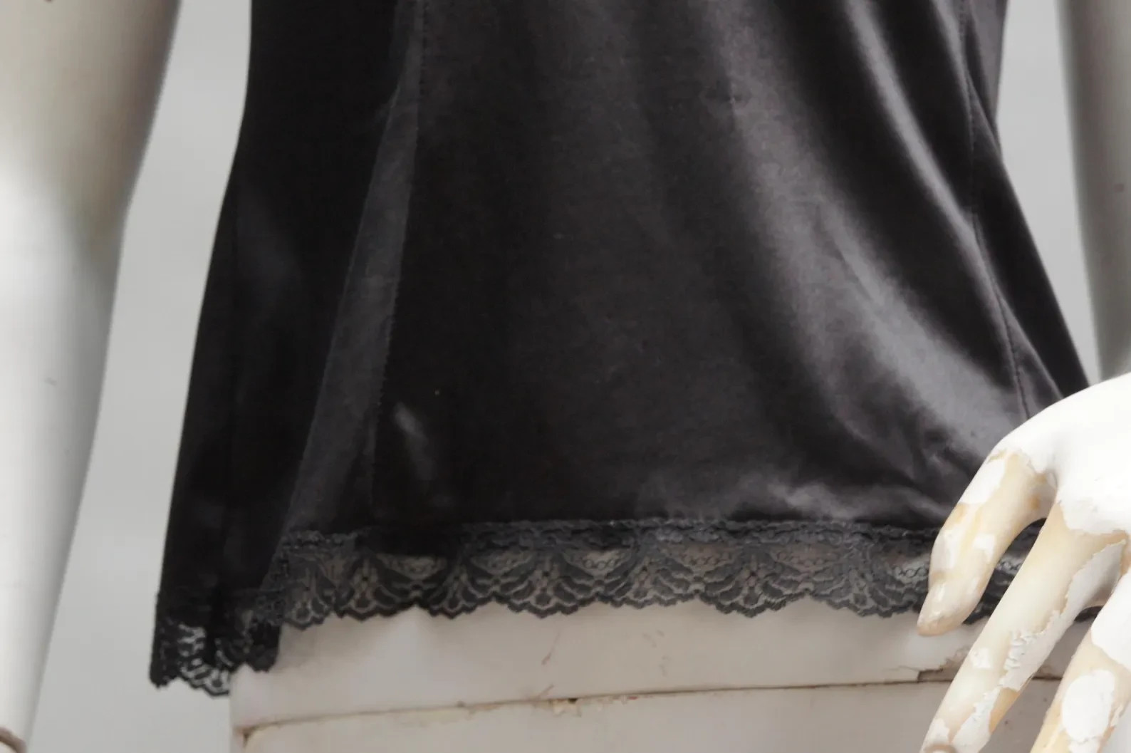 Vintage Black Lace Trim Nylon Slip Top Camisole Tank Lingerie Retro Goth