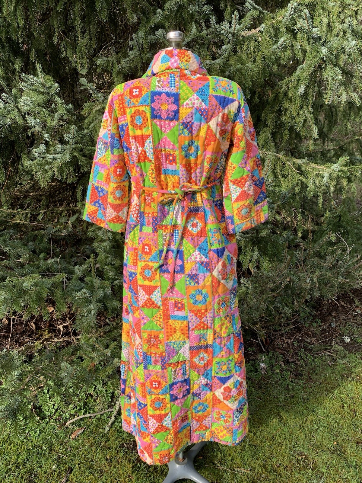 Vintage 1970s Patchwork Robe House Coat Cheater Quilt Psychedelic Funky Retro