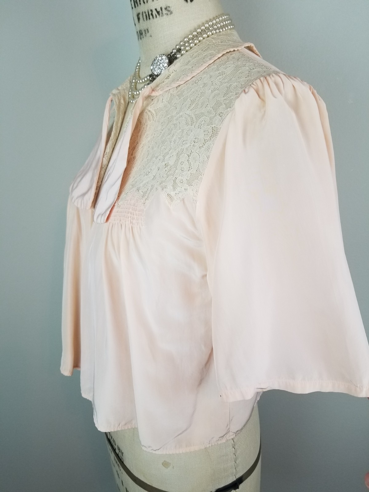 Vintage 1940’s Luxe Peach Satin & Intricate Cream Lace Boudoir Bed Jacket