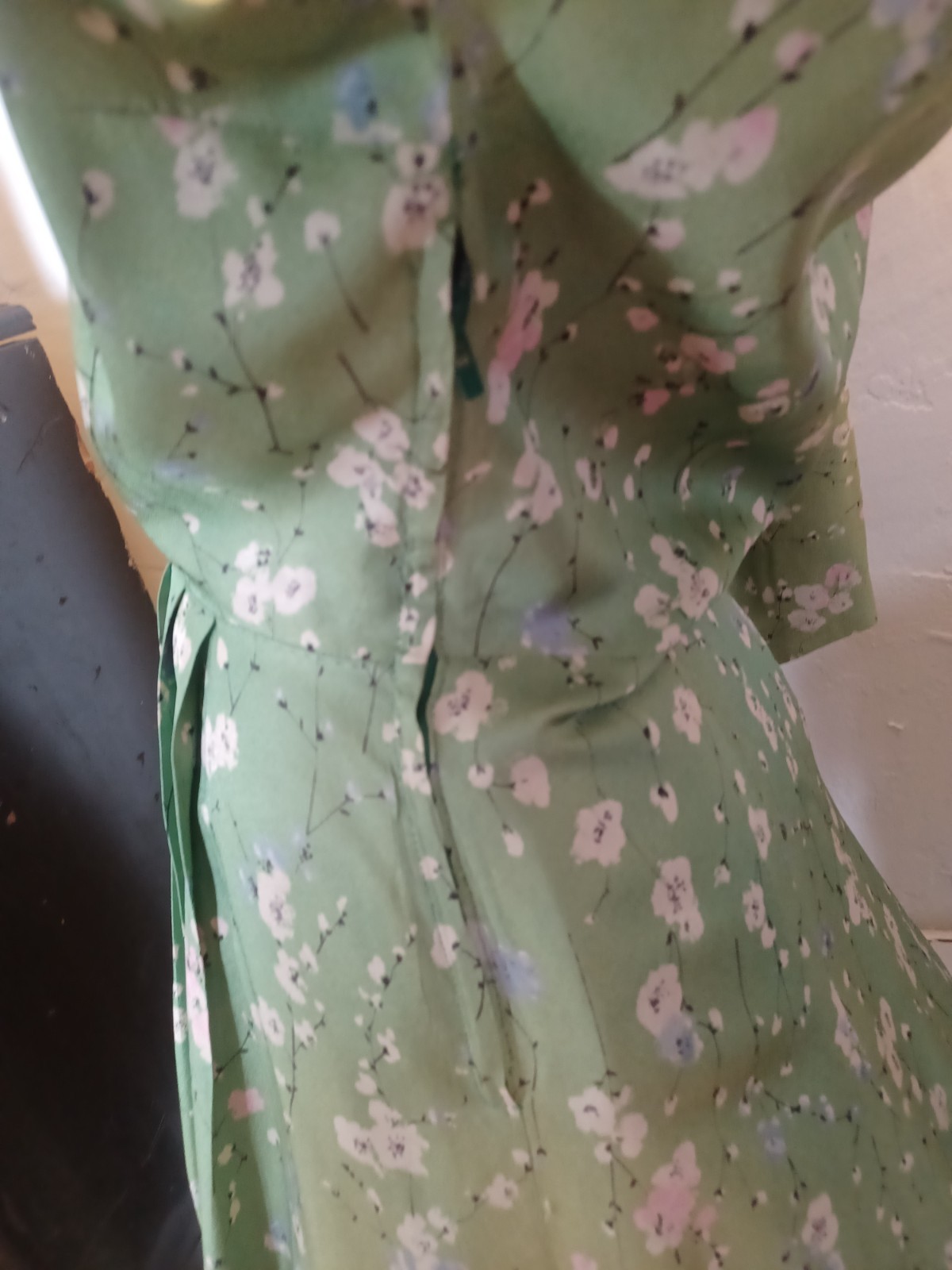 Vintage Mid-century/ 1950s Spring Green Floral Tafetta Dress with Pussybow Neck