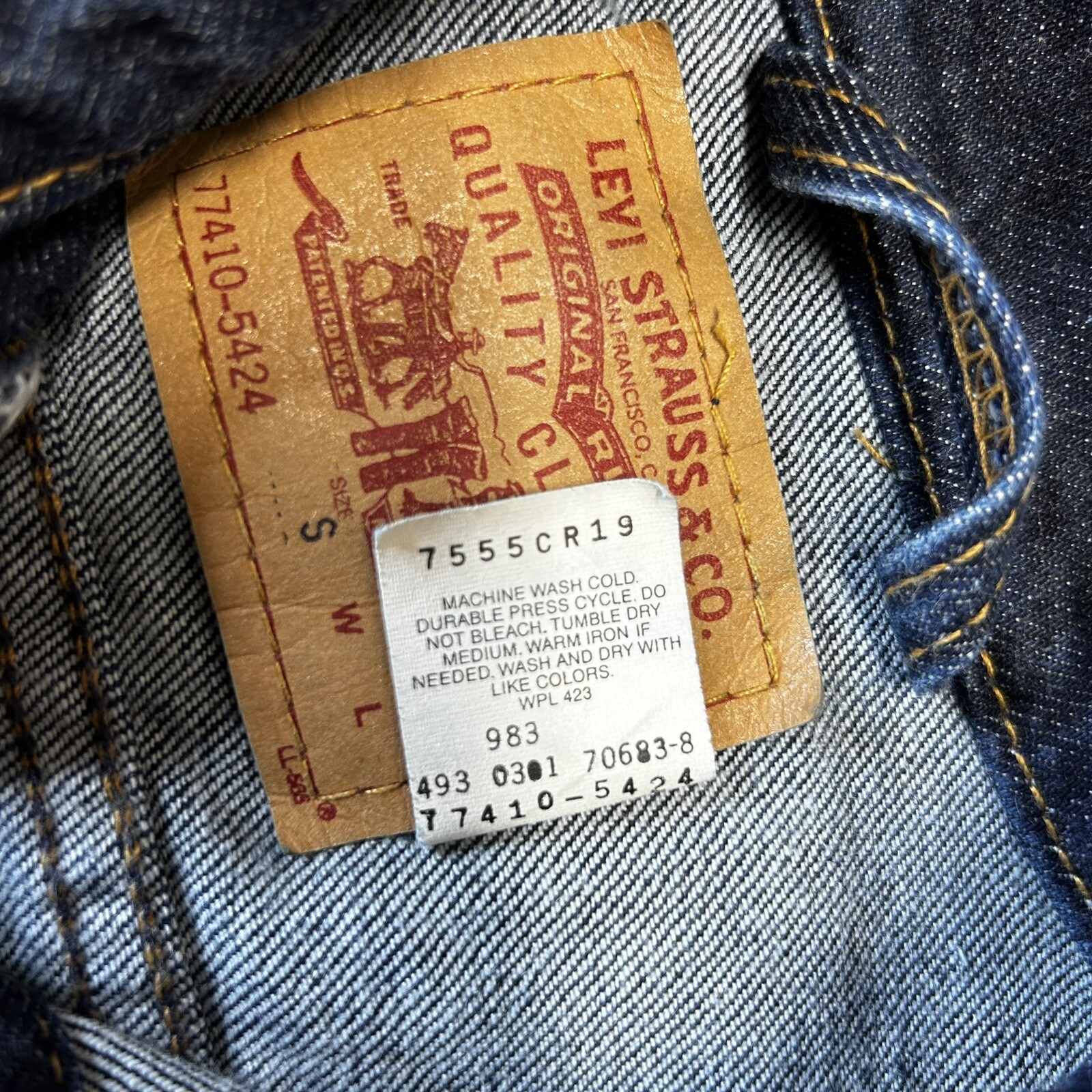 VTG Levi’s 80s Cropped Denim Jean Jacket Dark Wash Red Tab Long Sleeve Size S