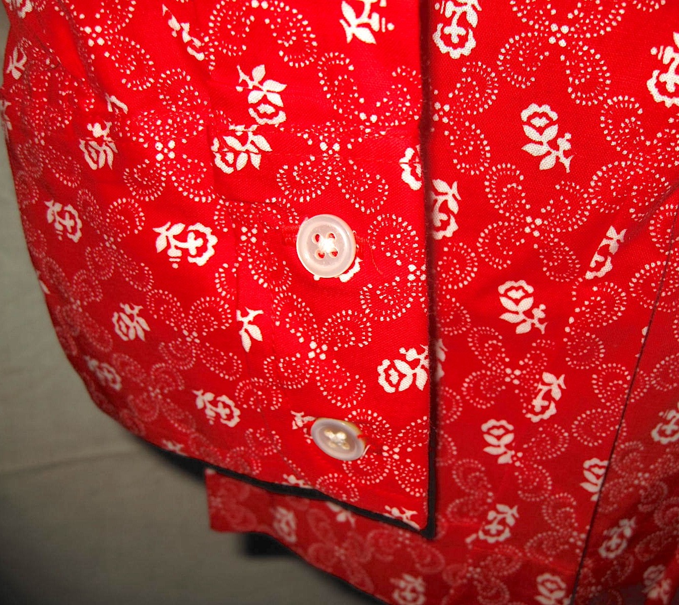 Anne Klein Vintage 1970s Blouse Red White Roses Bandana Print Deadstock Womens