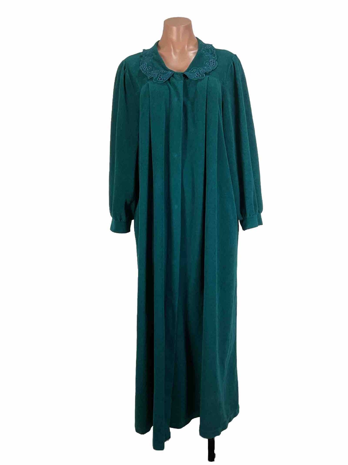 Vtg. Vanity Fair Robe Women L Green Velour Long Eyelet Lace Embellishment Snap