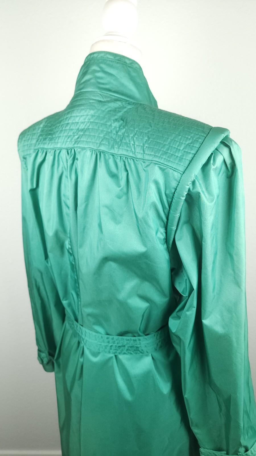 Vintage 70s 80s Green Raincoat Trench Belt Water Resistant Shoulder Pads Size M