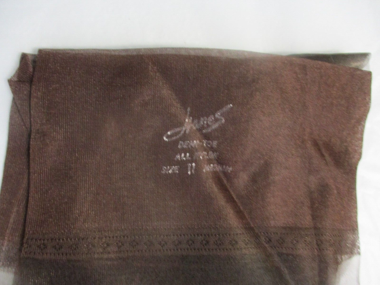 1PR VINTAGE HANES 615 RT SHEER HEEL NYLON STOCKINGS SIZE 11 MED TOWN TAUPE